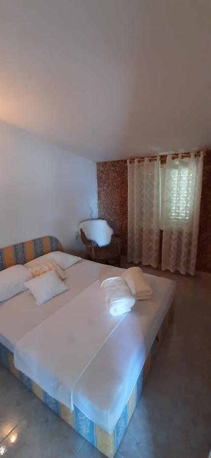 Vikula Apartment Duće Екстериор снимка